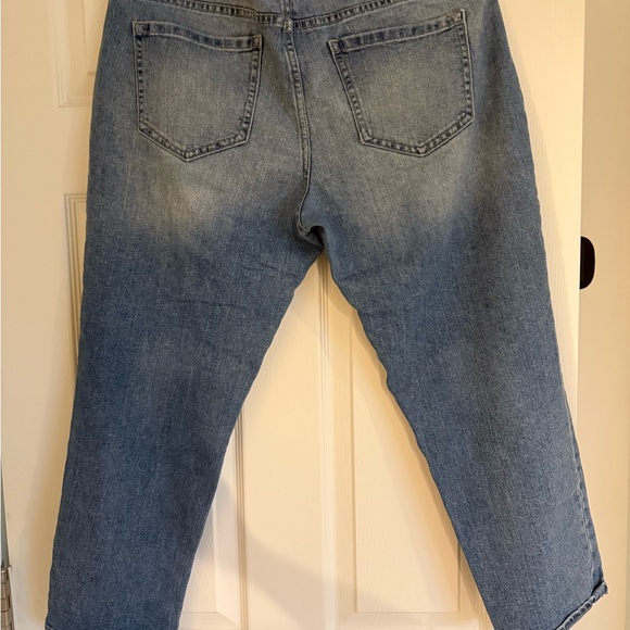 Old Navy Blue Boyfriend Jeans with Classic Denim Wash - Picture 2 of 7